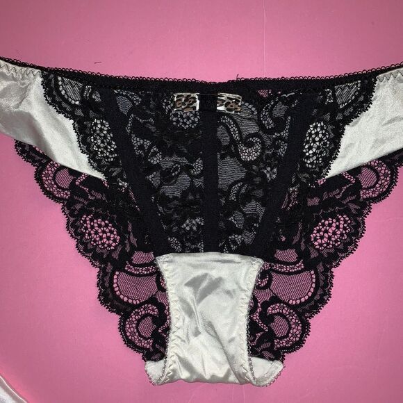 Victoria's Secret S SLIP Nigh Gown WHITE Black lace animal Print Bow FABULOUS - Picture 7 of 8